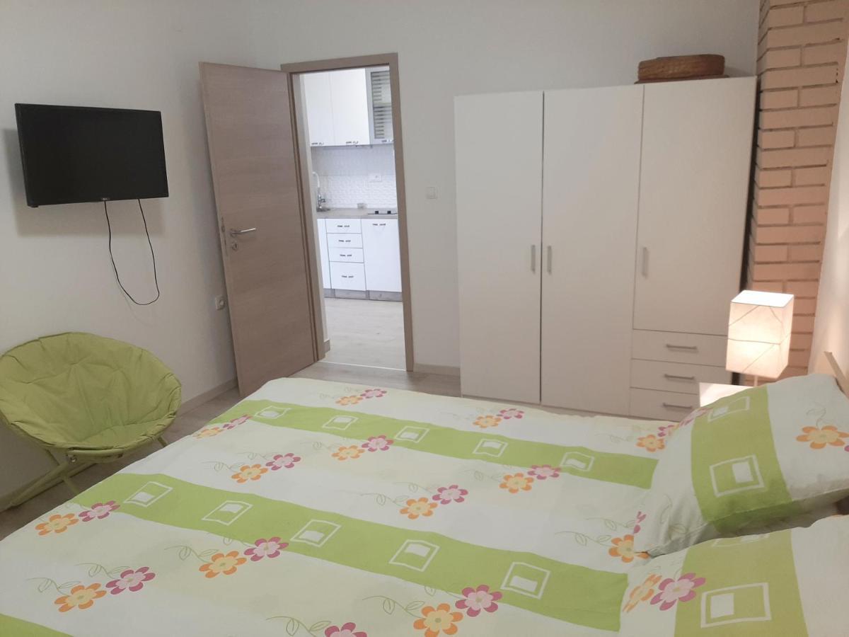 Apartman Maslina Pisak Esterno foto