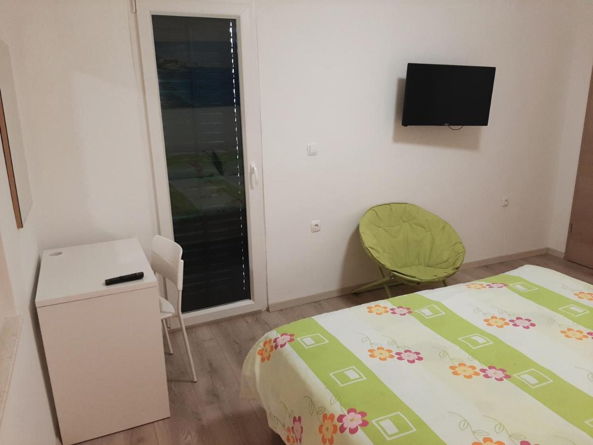 Apartman Maslina Pisak Esterno foto