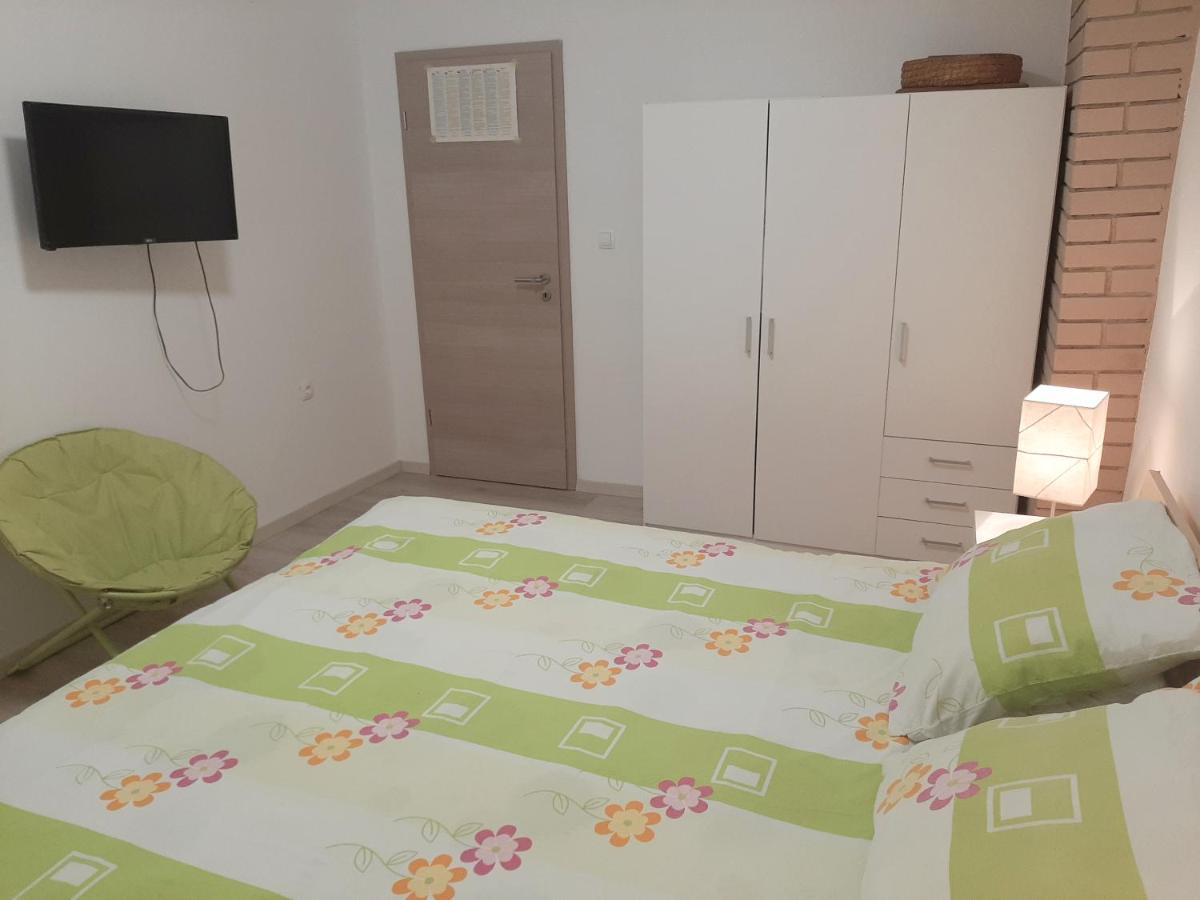 Apartman Maslina Pisak Esterno foto